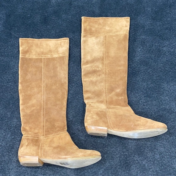 Beautiful suede aldo knee high boots - Picture 2 of 5